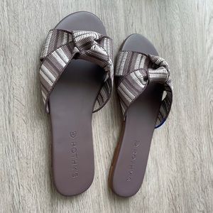 Rothy’s The Knot Sandal in Taupe New in Box
